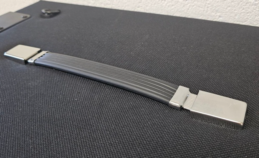 robuster Tragegriff für Pull up Samplecase