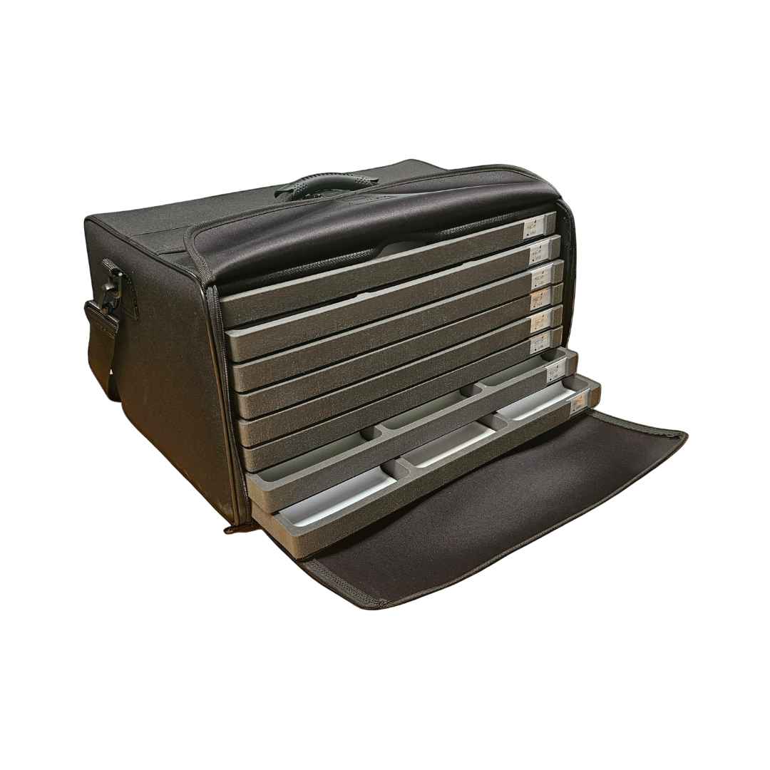 Avantgarde 39L (144) Topcase – Die neue Dimension für mobile Brillenpräsentation - - Pull Up Samplecase